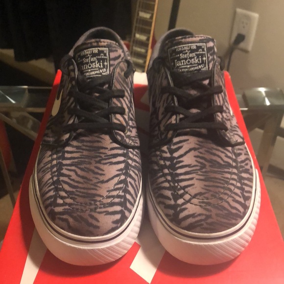 Nike SB Zoom Stefan Janoski Tiger Pack Black - Picture 2 of 4